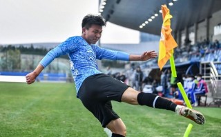 足球绕杆容易满分吗，足球绕杆容易满分吗一个月